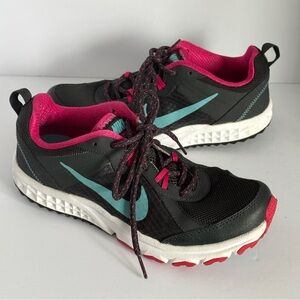 Nike Women's Wild Trail 643074-001 Black Lace Up Running Athletic Shoes Size 7.5